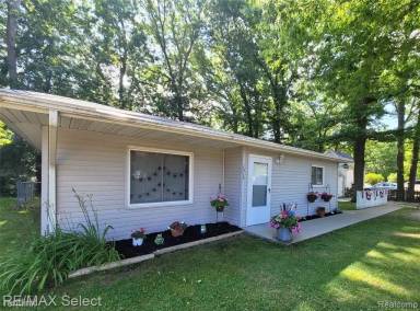 Main picture of 1489 East Dr