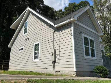 Main picture of 960 N Grand Ave NW