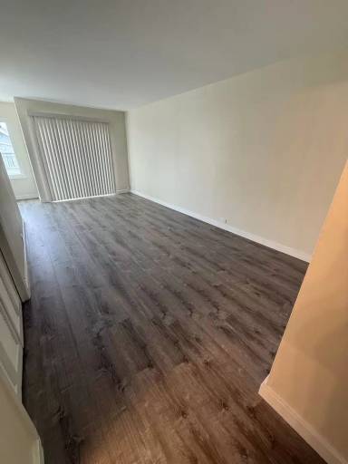 Main picture of 554 6th Ave