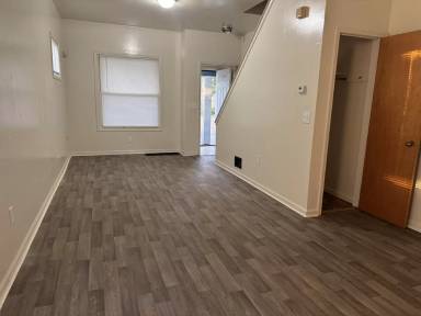 Main picture of 19 Trust St