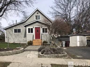 Main picture of 550 SE Water St