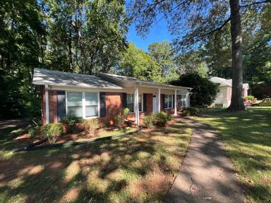 Main picture of 203 N Lane Rd
