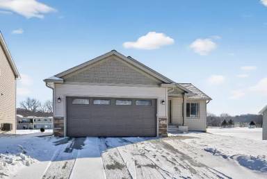 Main picture of 2412 Hadley Hills Dr NE