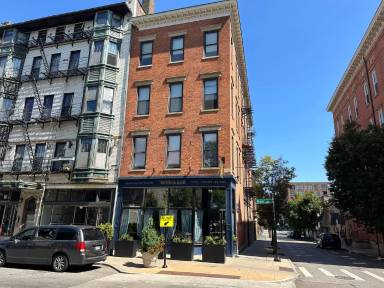 Main picture of 1200 Main St