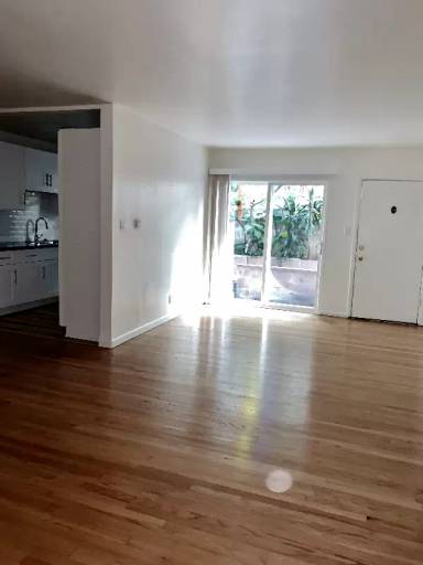 Main picture of 1231 N Formosa Ave