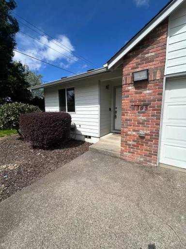 Main picture of 4315 San Francisco Dr NE