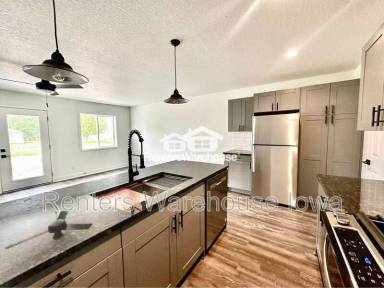 Main picture of 2107 Willis Ave