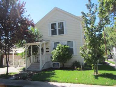 Main picture of 205 Johnson St