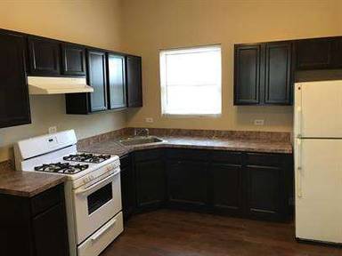 Main picture of 3848 W Roscoe St
