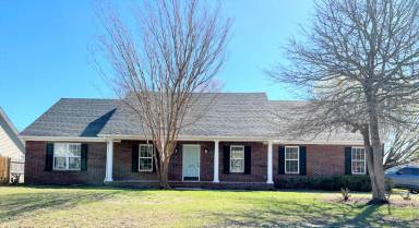 Main picture of 5200 Woods Edge Rd