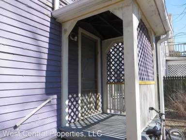 Main picture of 1319 W Jefferson Blvd