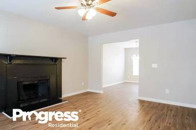 Main picture of 1006 Ujamaa Dr