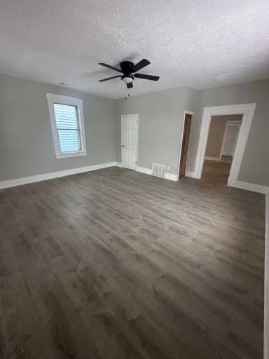 Main picture of 950 S 13th St
