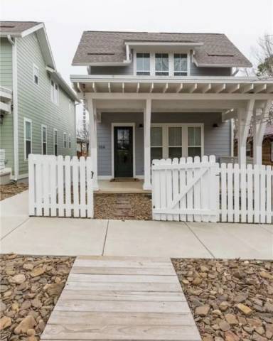 Main picture of 954 S College Ave