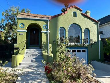 Main picture of 669 65th St