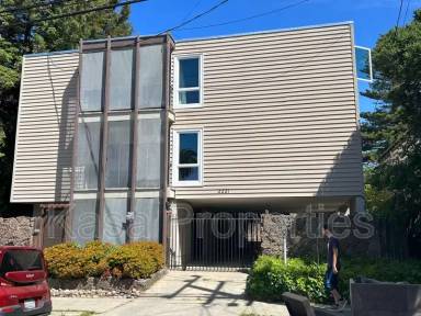 Main picture of 2221 Parker St