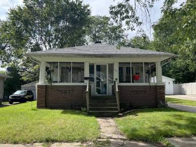 Main picture of 713 Saint Clair Ave