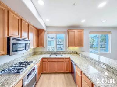 Main picture of 3017 Pacific Palm Way