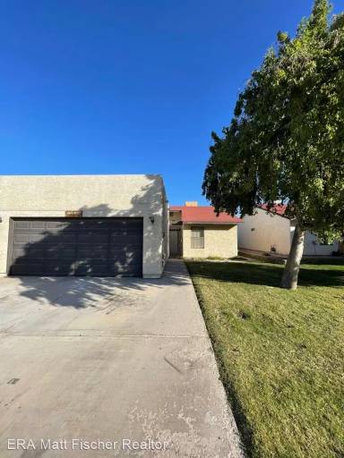 Main picture of 1442 W 12th Ln