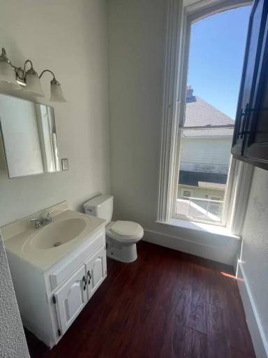 Main picture of 824 N 10th St