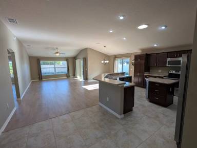 Main picture of 2092 Ironton Pl