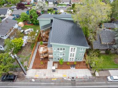 Main picture of Duke Henry Flats