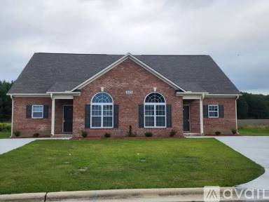 Main picture of 325 South Pointe Dr