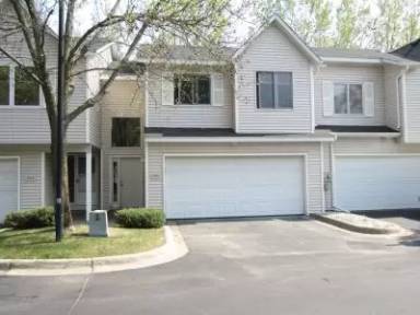 Main picture of 8909 Norway St NW