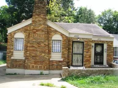 Main picture of 1651 Jackson Ave