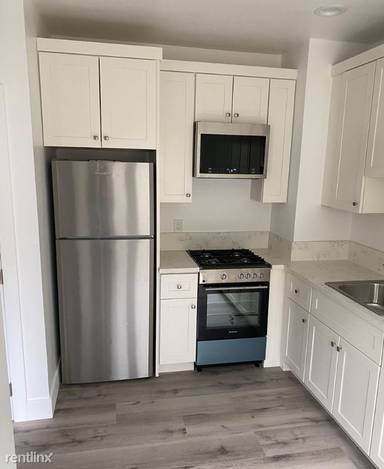 Main picture of 1237 Russell St