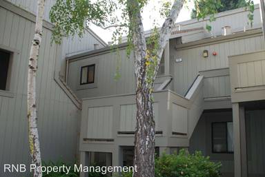 Main picture of 202 Oriole Cir