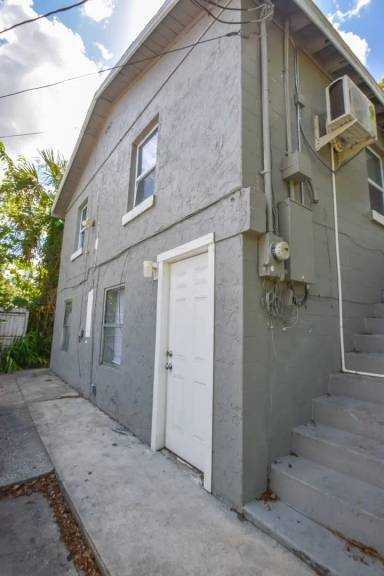 Main picture of 812 W Livingston St