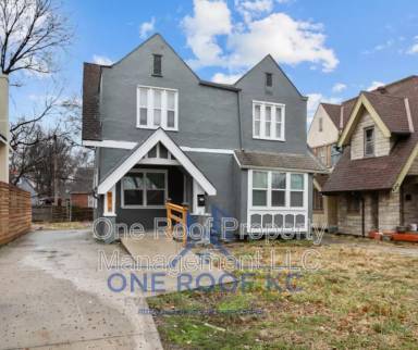 Main picture of 416 N Elmwood Ave