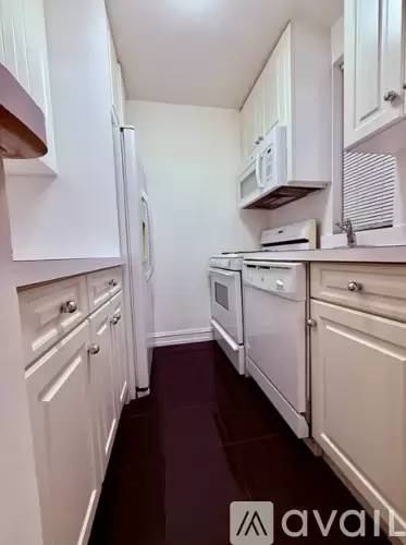 Main picture of 231 E 46th St New York, NY 10017