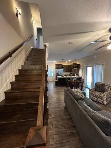 Main picture of 422 N F St