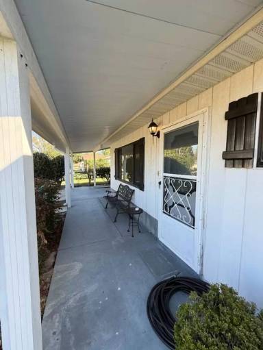 Main picture of 10081 SW 95th Ave