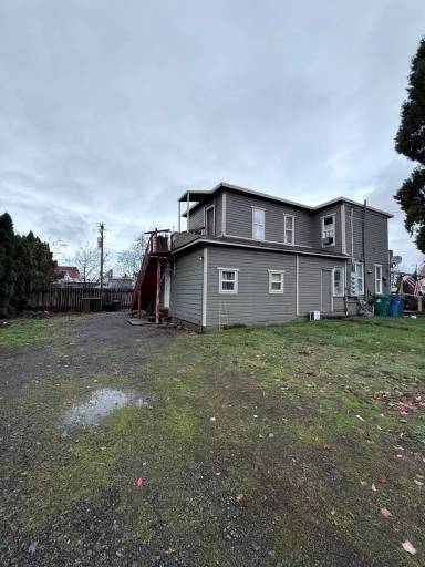 Main picture of 283 N 4th Ave