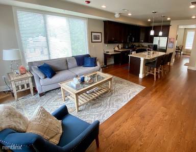Main picture of 2700 E Louisiana Ave
