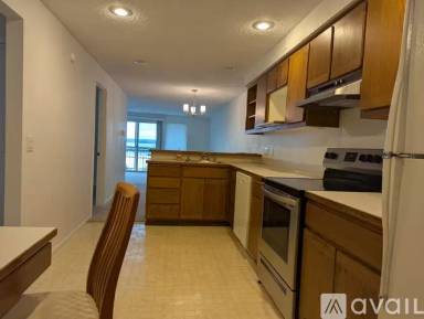 Main picture of 2210 Grand Ave