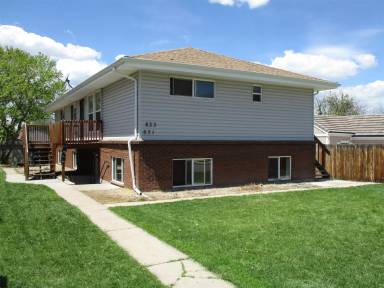 Main picture of 831 Meade St