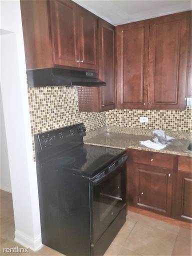 Main picture of 1653 Oakwood Ave