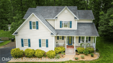 Main picture of 2208 Silver St
