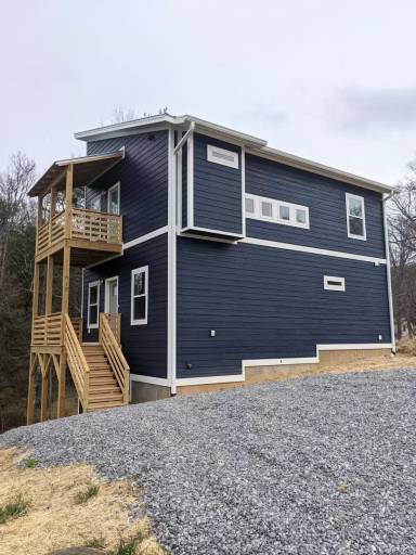 Main picture of 610 Salem Heights Ln
