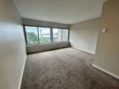 Main picture of 500 W Mercer St