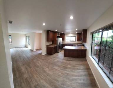 Main picture of 286 California Blvd