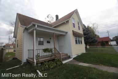 Main picture of 1645 W 17th St