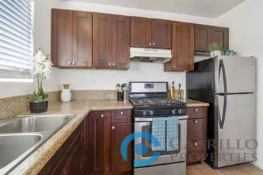 Main picture of 4523 Winona Ave