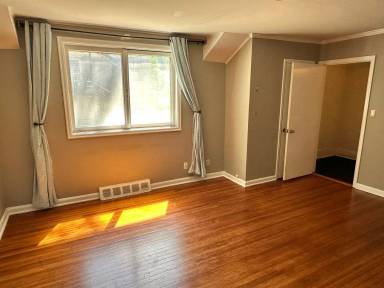 Main picture of 608 S 38th St