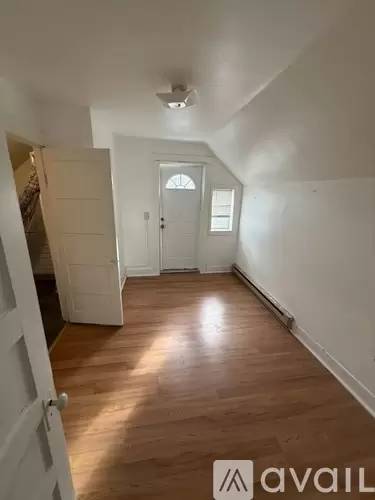 Main picture of 353 Park St
