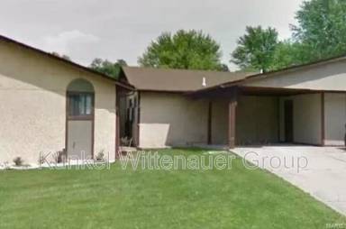 Main picture of 17 Twin Oaks Dr